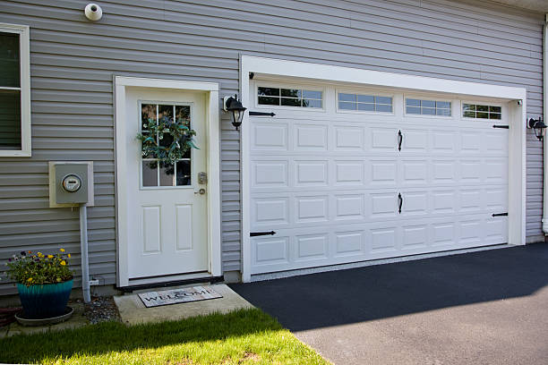 24/7 Emergency Garage Door Panel Replacement experts in Middle Valley, TN